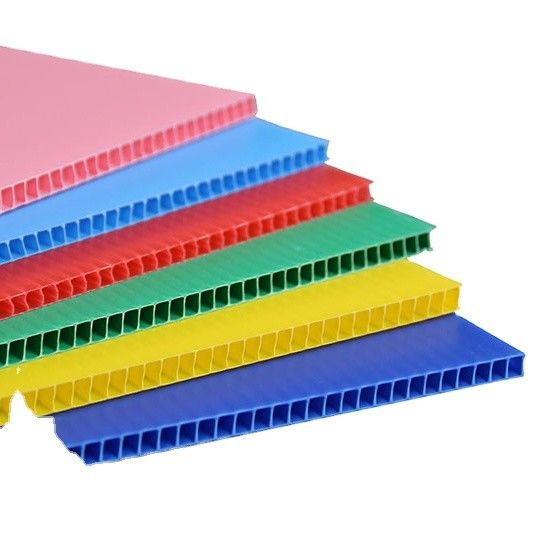 Tấm Coreflute Polypropylen màu 2400mm Bảng Correx màu vàng